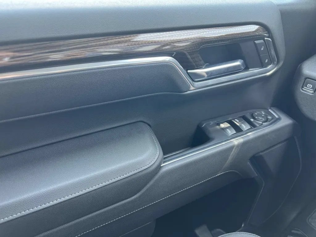 New 2025 Chevrolet Silverado 1500 LT AWD/4WD image 12