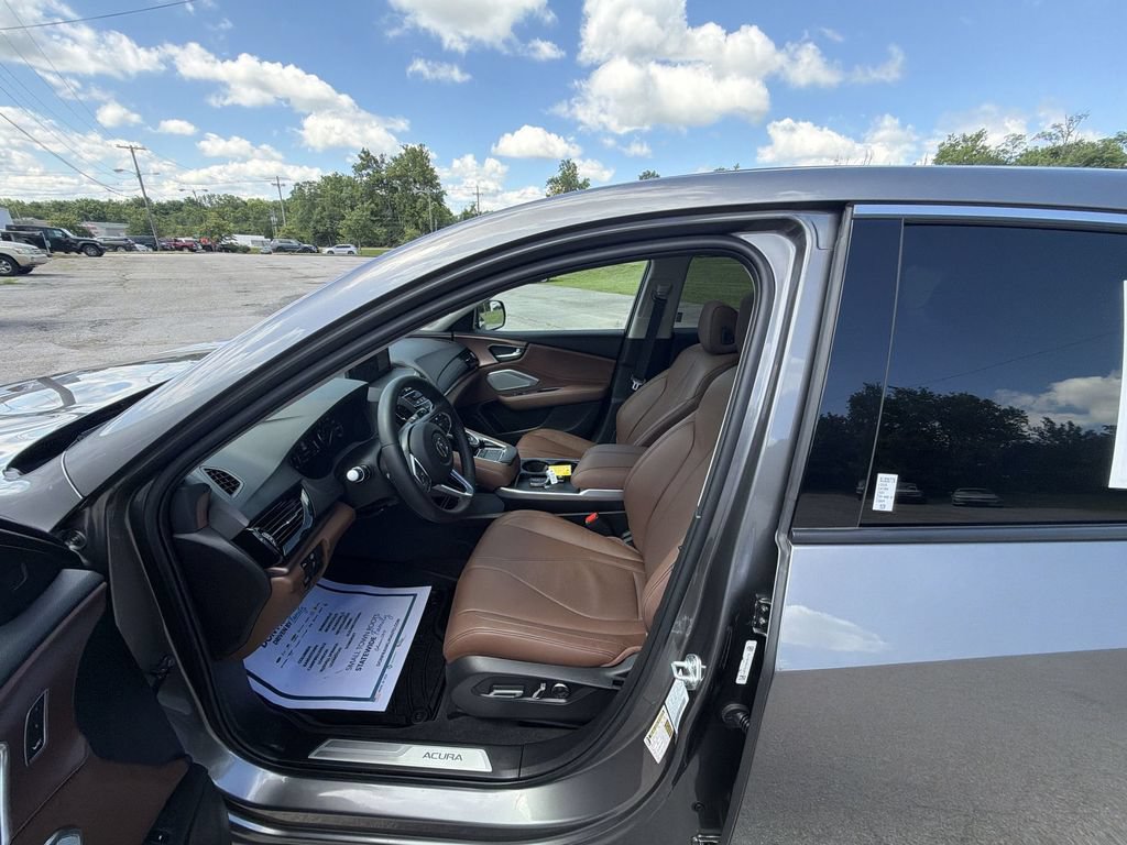 Used 2025 Acura RDX SH-AWD w/ Technology Package image 11