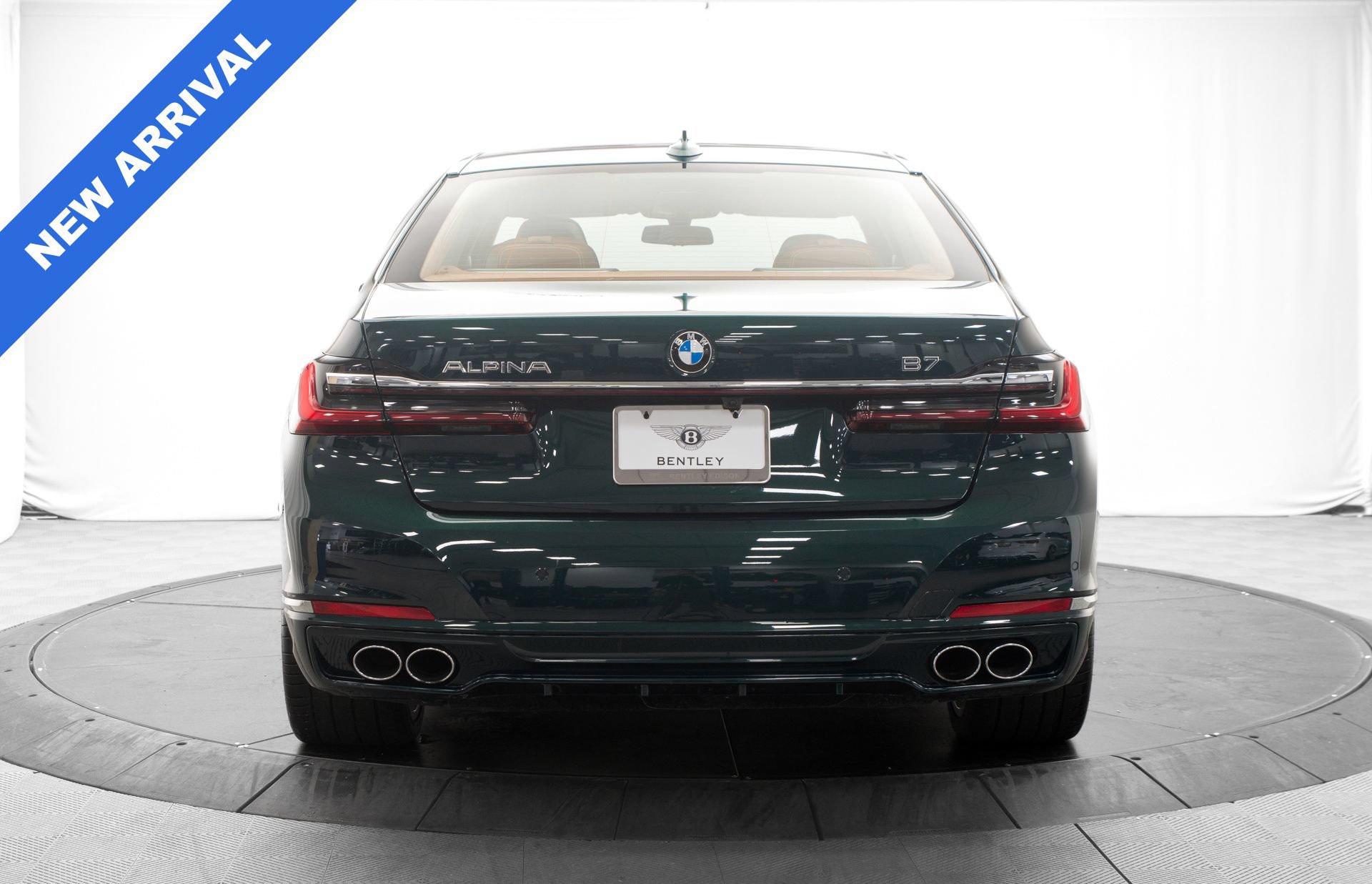 Used 2022 BMW ALPINA B7 xDrive w/ Luxury Rear Seating Package AWD/4WD image 4