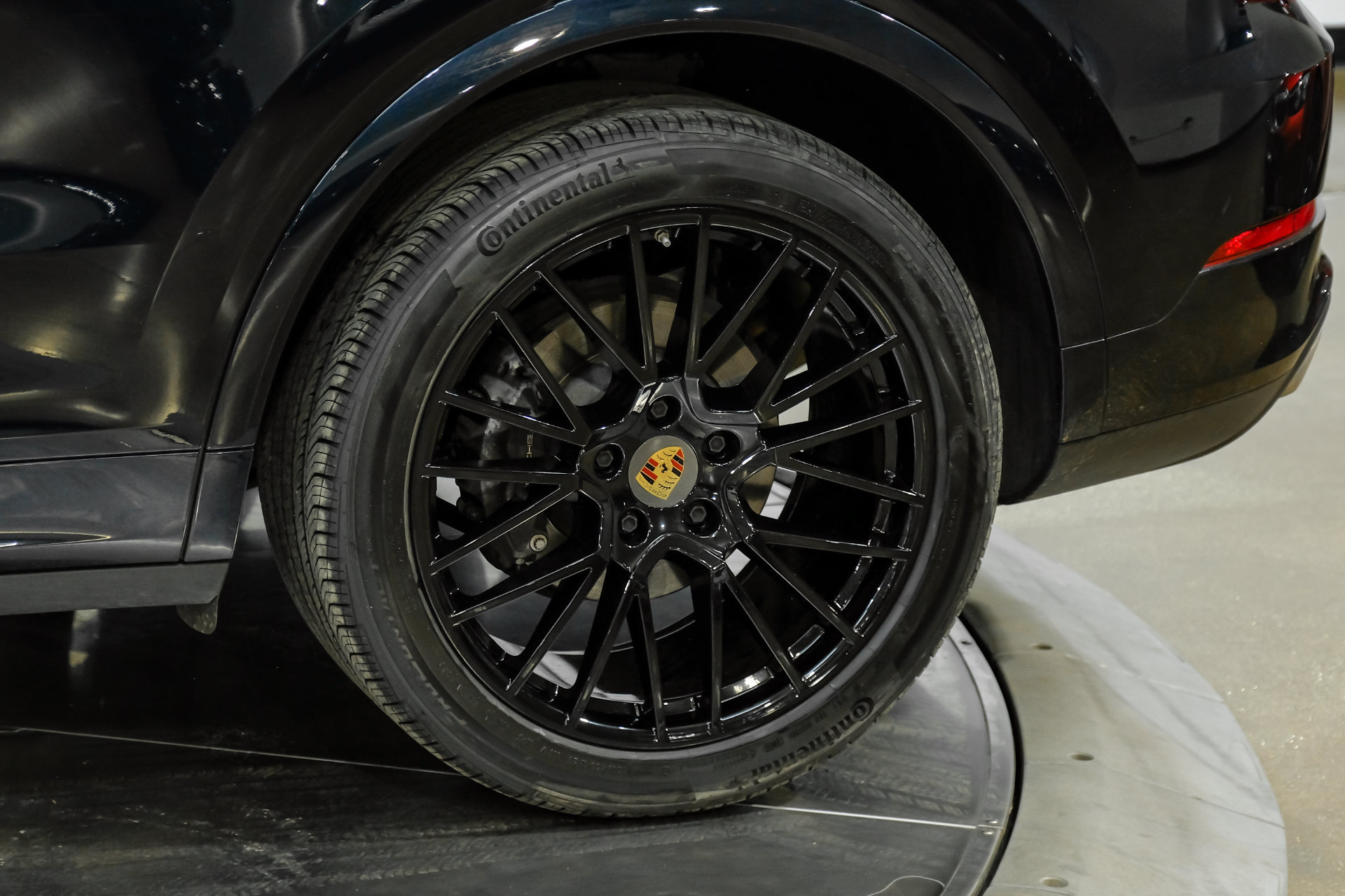 Used 2023 Porsche Cayenne AWD/4WD image 64