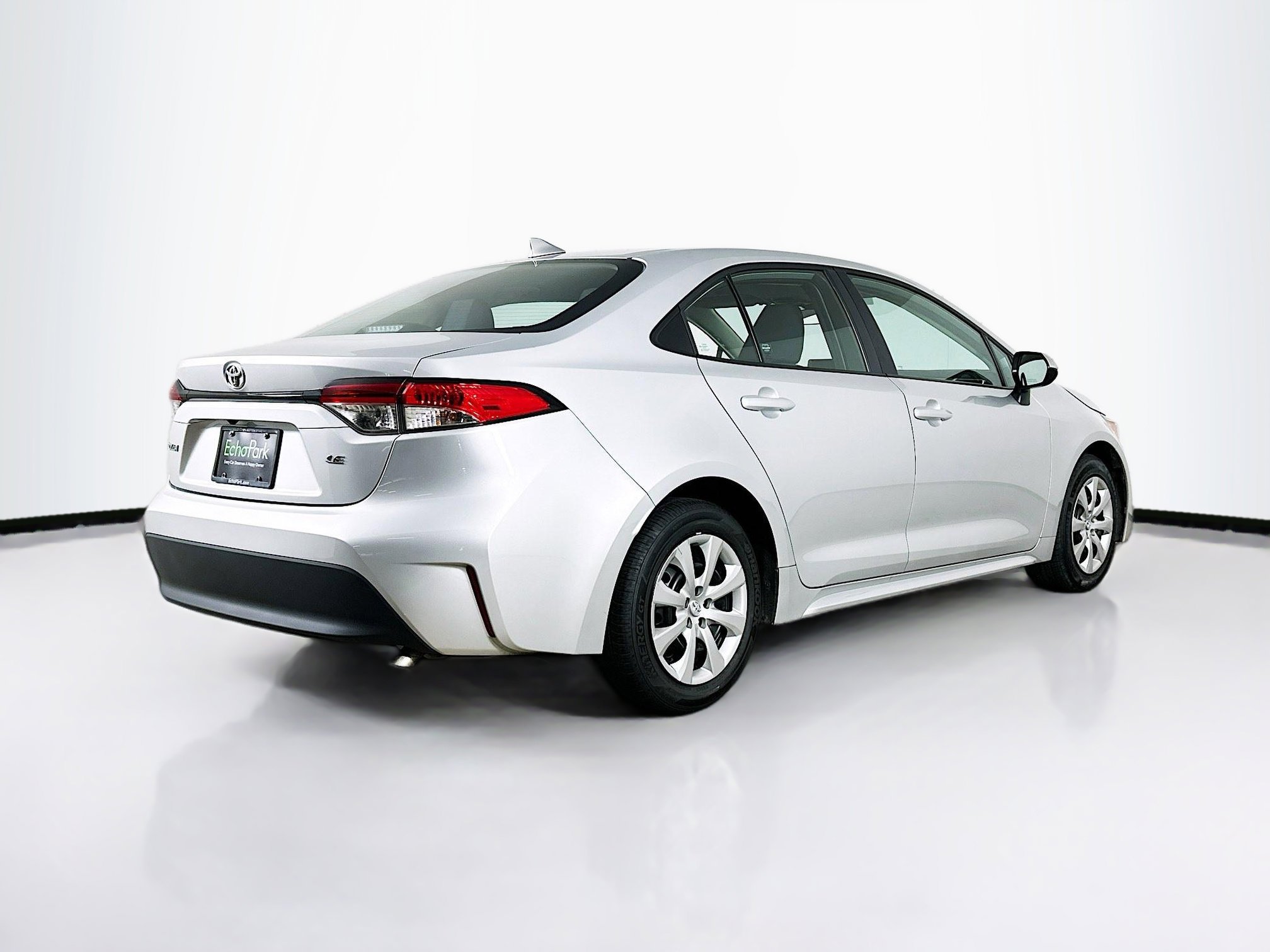 Used 2025 Toyota Corolla LE image 9