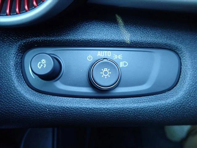 Used 2024 Chevrolet Trax RS w/ Sunroof Package image 22