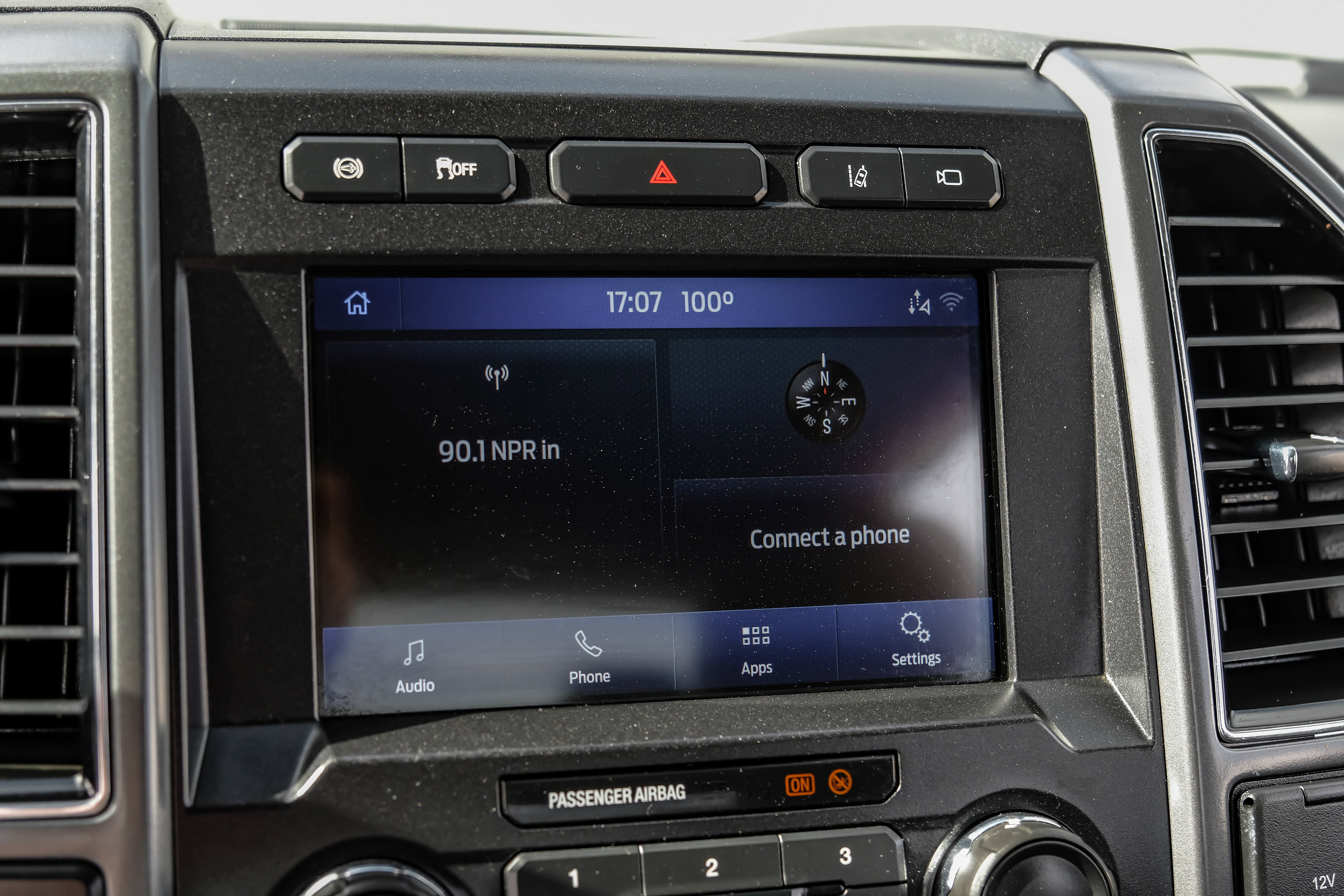 Used 2022 Ford F450 XLT w/ Camper Package AWD/4WD image 30