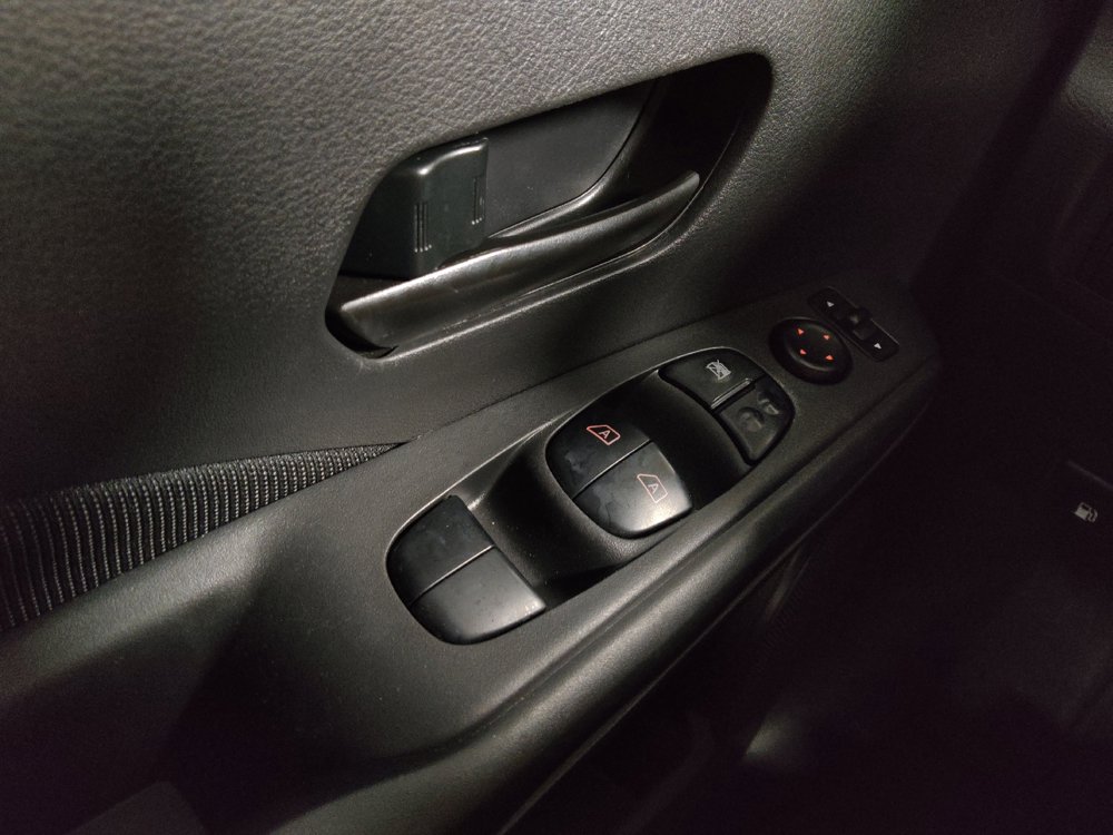 Used 2021 Nissan Kicks S FWD image 27