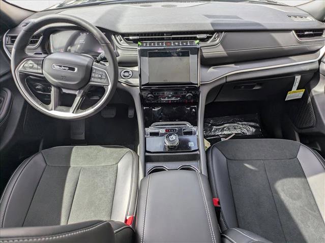 New 2025 Jeep Grand Cherokee L Altitude image 14