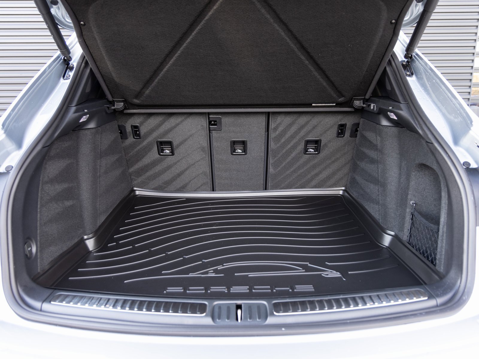 Certified 2026 Porsche Macan image 28