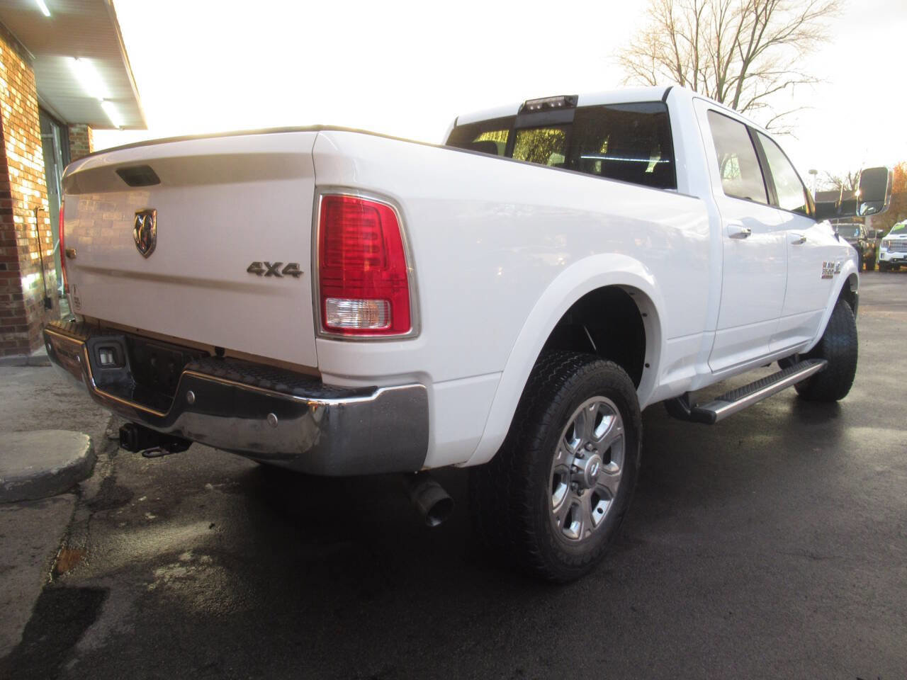 Used 2016 RAM 3500 Laramie image 16
