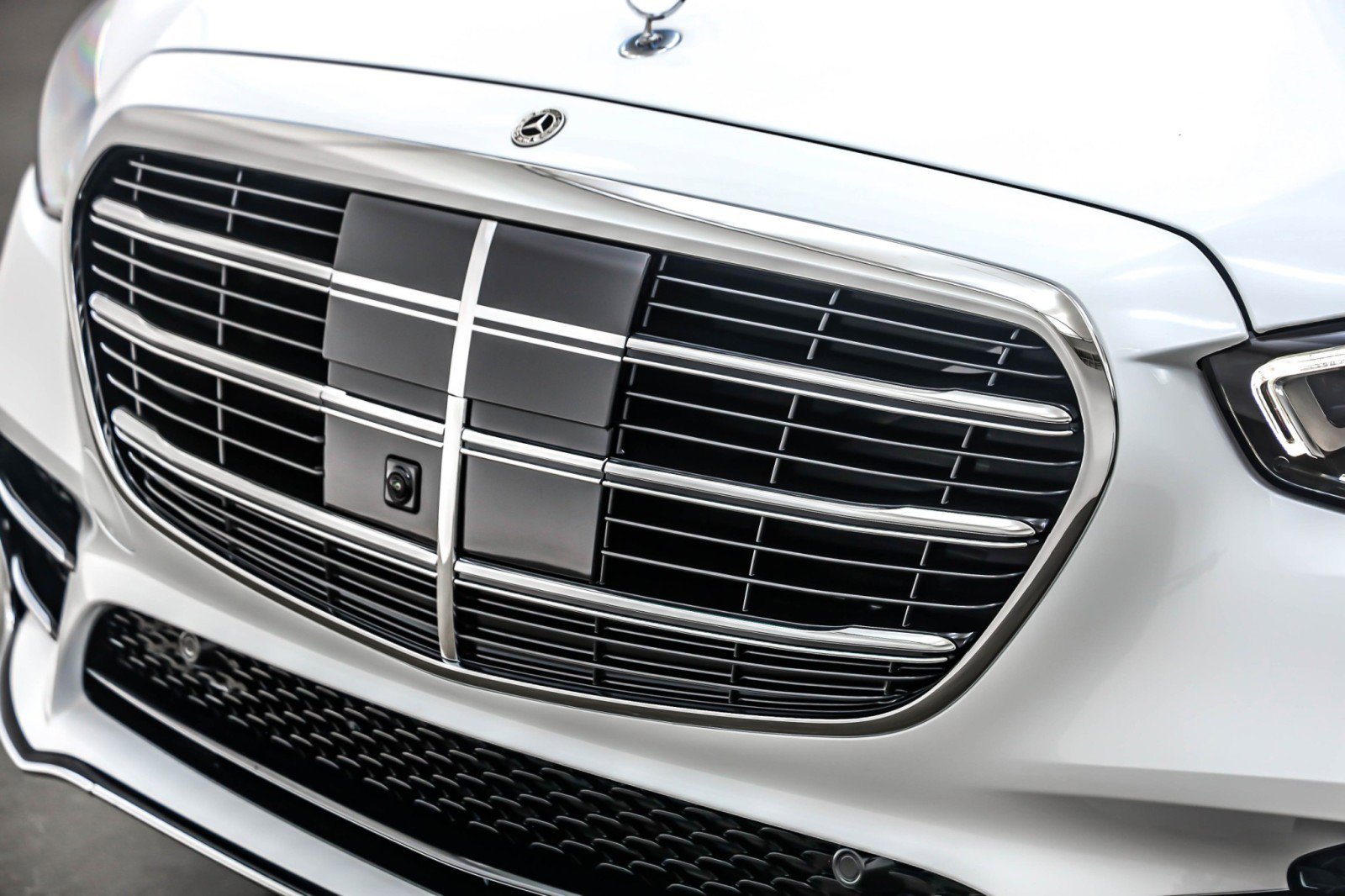 New 2026 Mercedes-Benz S 580 4MATIC Sedan image 13