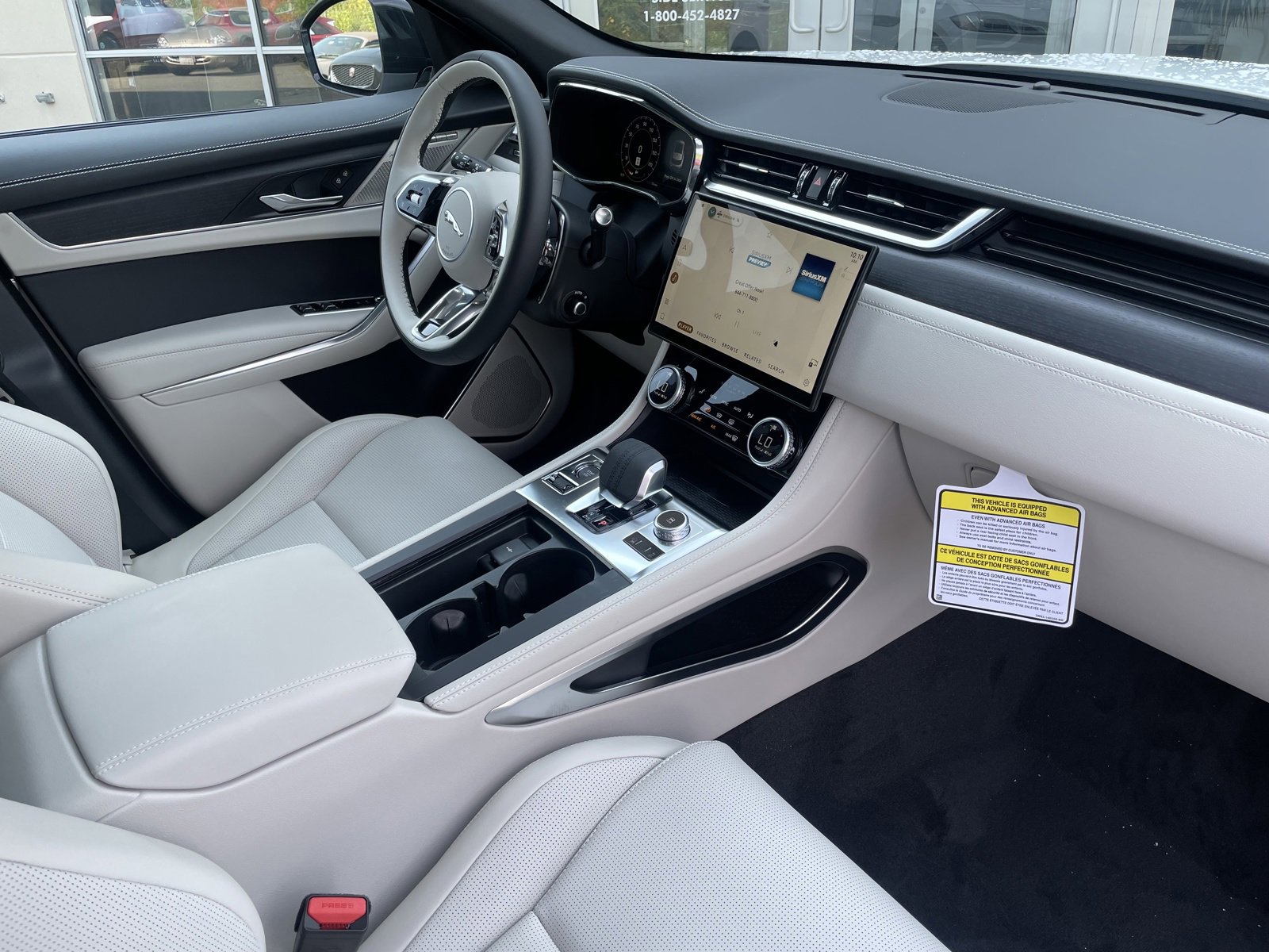 New 2025 Jaguar F-PACE R-Dynamic S image 10