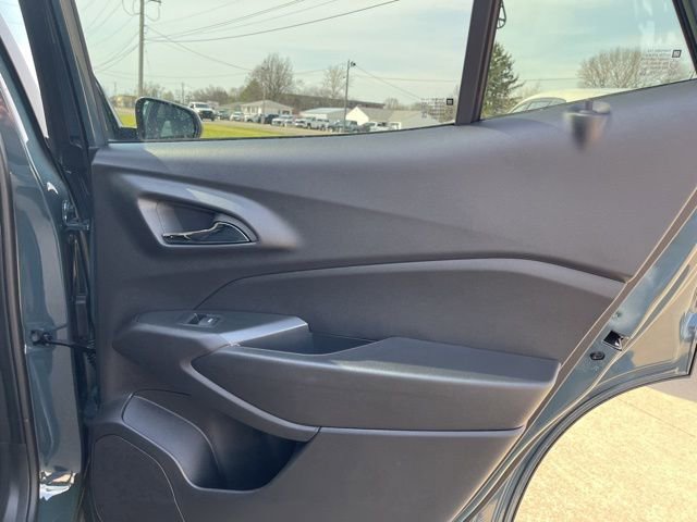 New 2026 Chevrolet Trax LT w/ Sunroof Package FWD image 20