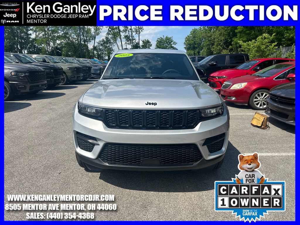 Certified 2025 Jeep Grand Cherokee Altitude w/ Trailer Tow Package AWD/4WD image 2