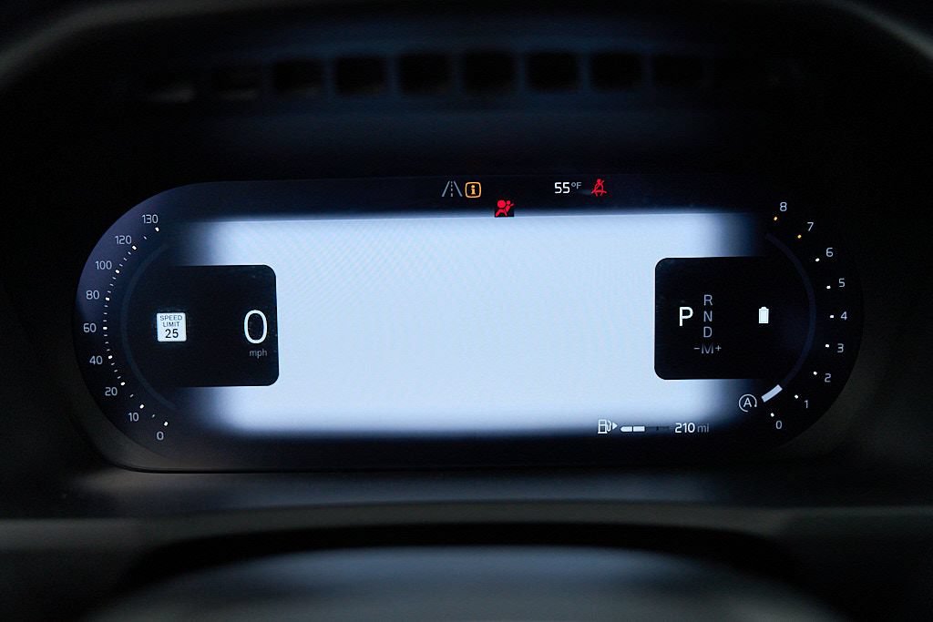 Certified 2025 Volvo XC90 B6 Plus AWD/4WD image 32