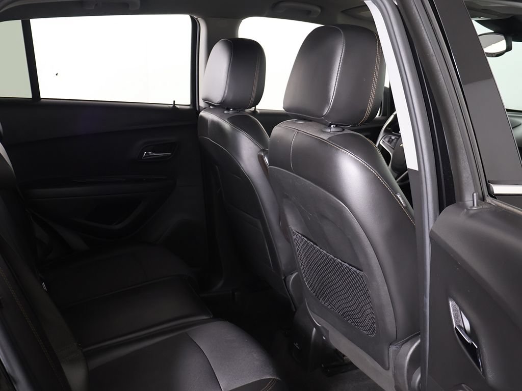Used 2020 Chevrolet Trax LT w/ LT Convenience Package FWD image 24