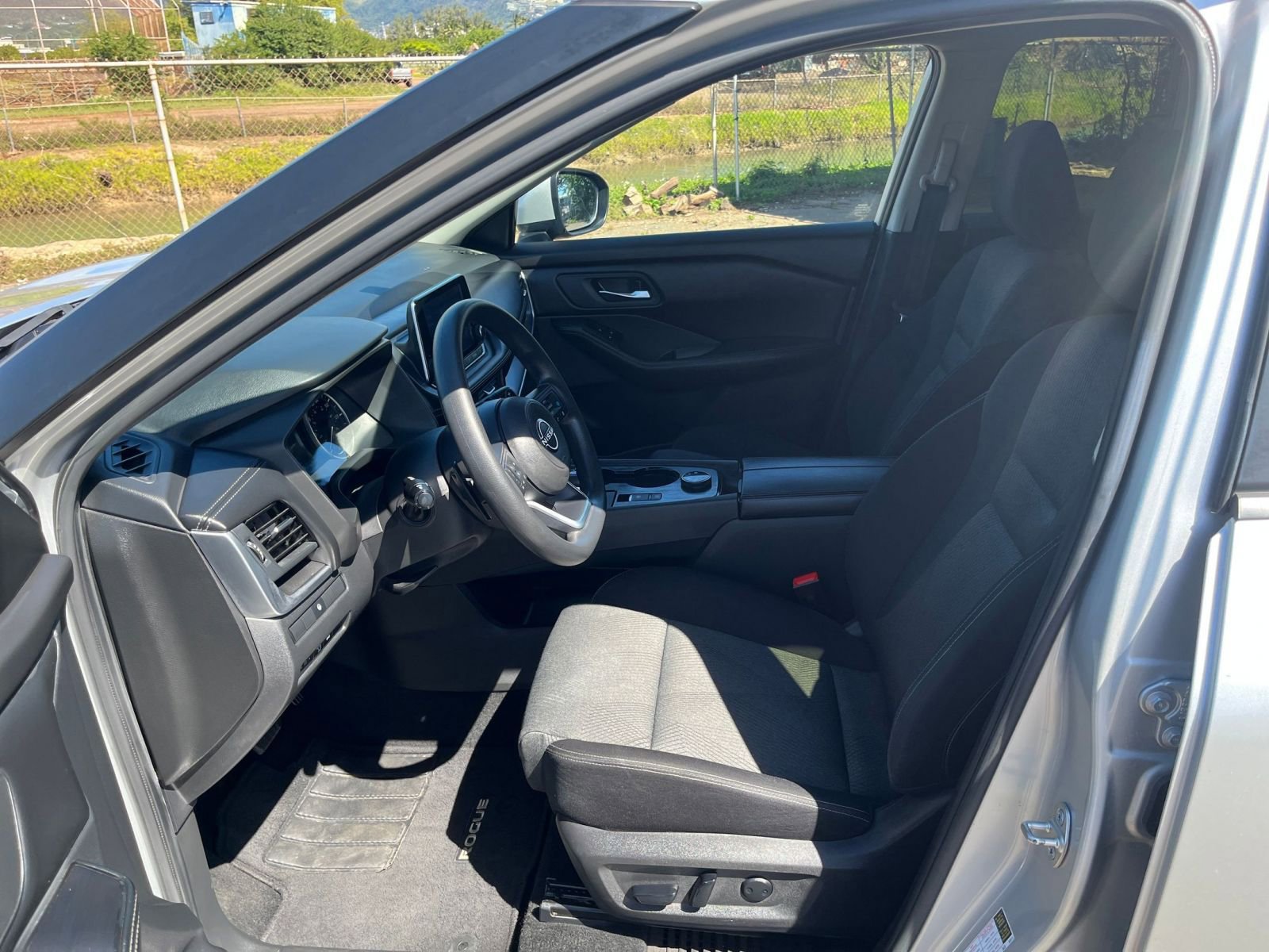 Used 2024 Nissan Rogue SV image 22