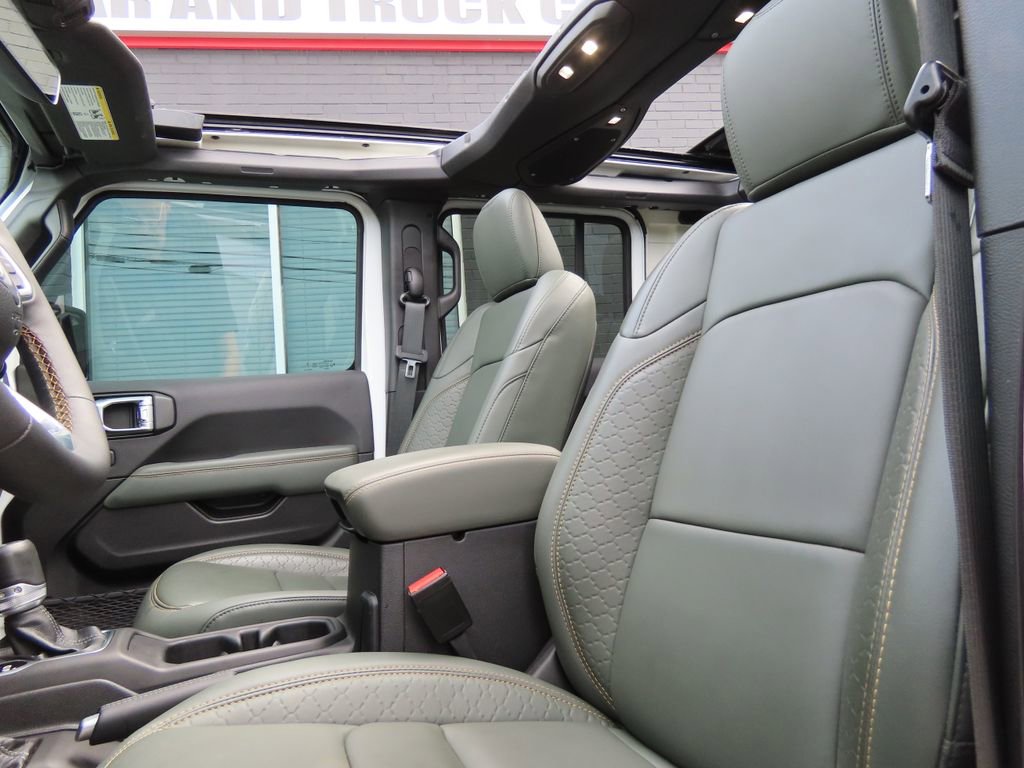 Used 2024 Jeep Wrangler High Altitude image 38
