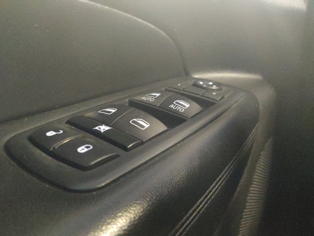 Used 2020 Jeep Grand Cherokee Limited AWD/4WD image 27