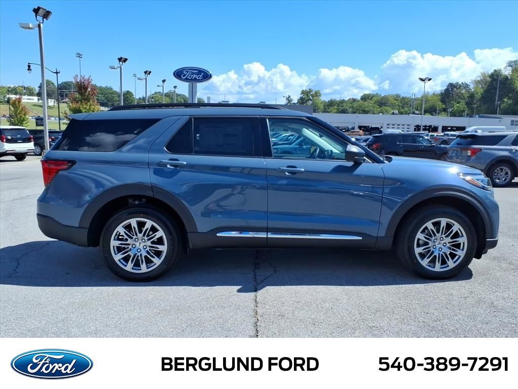 Used 2025 Ford Explorer Active w/ Active Comfort Package image 4