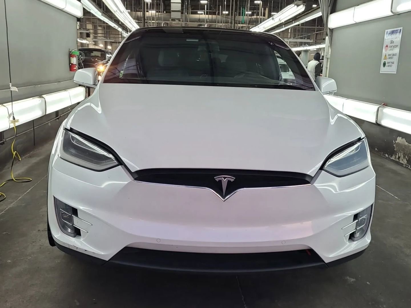 Used 2017 Tesla Model X 90D AWD/4WD image 2