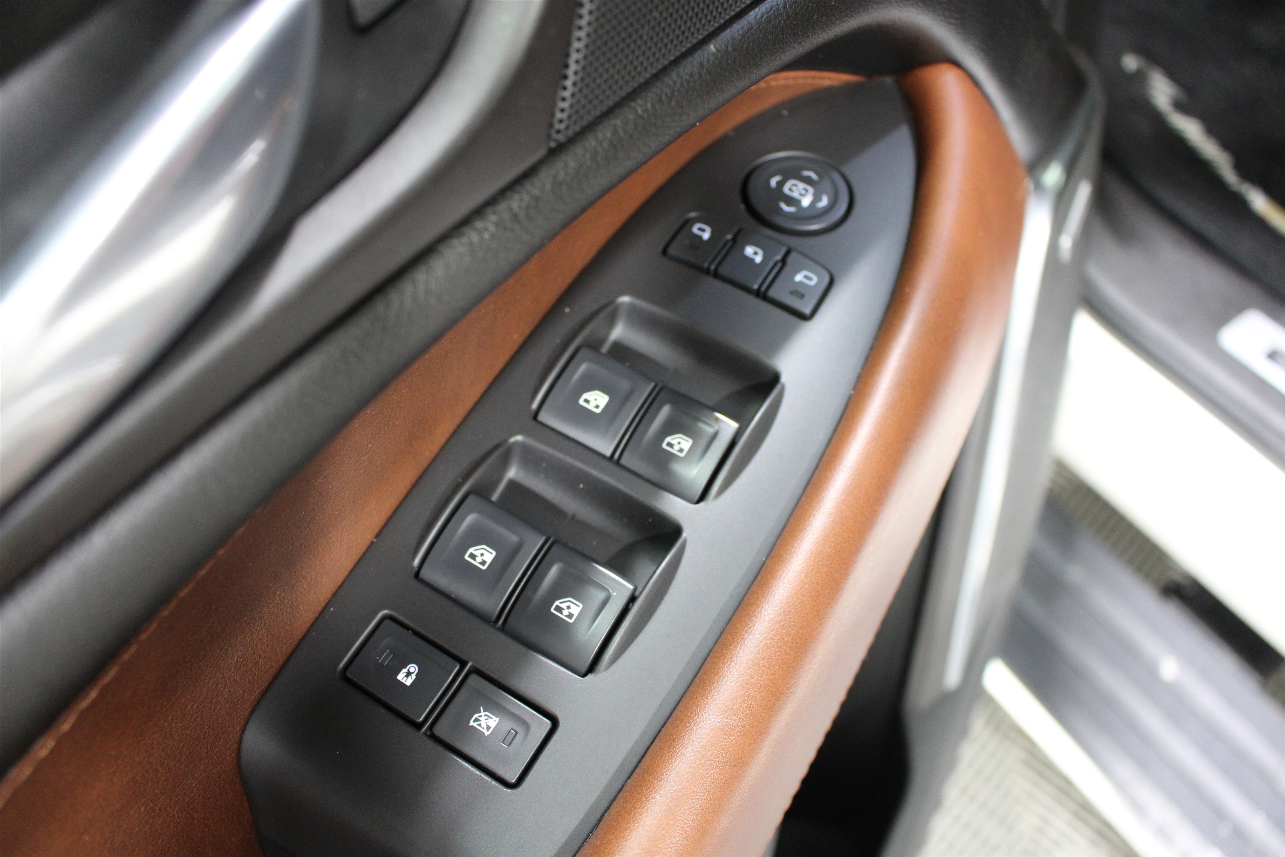 Used 2015 Cadillac Escalade Premium AWD/4WD image 7
