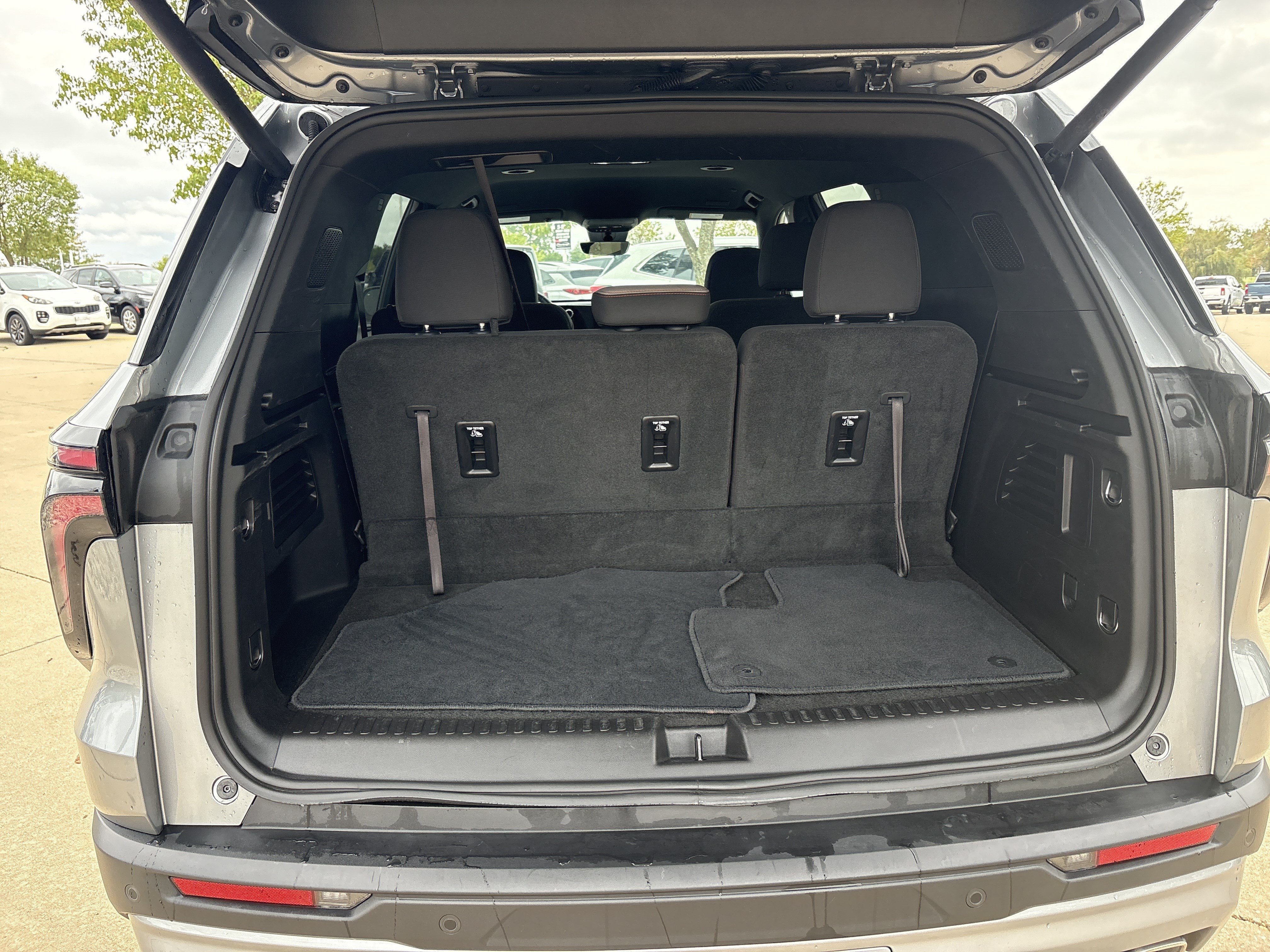 Used 2026 Chevrolet Traverse LT w/ Driver Confidence Package FWD image 7