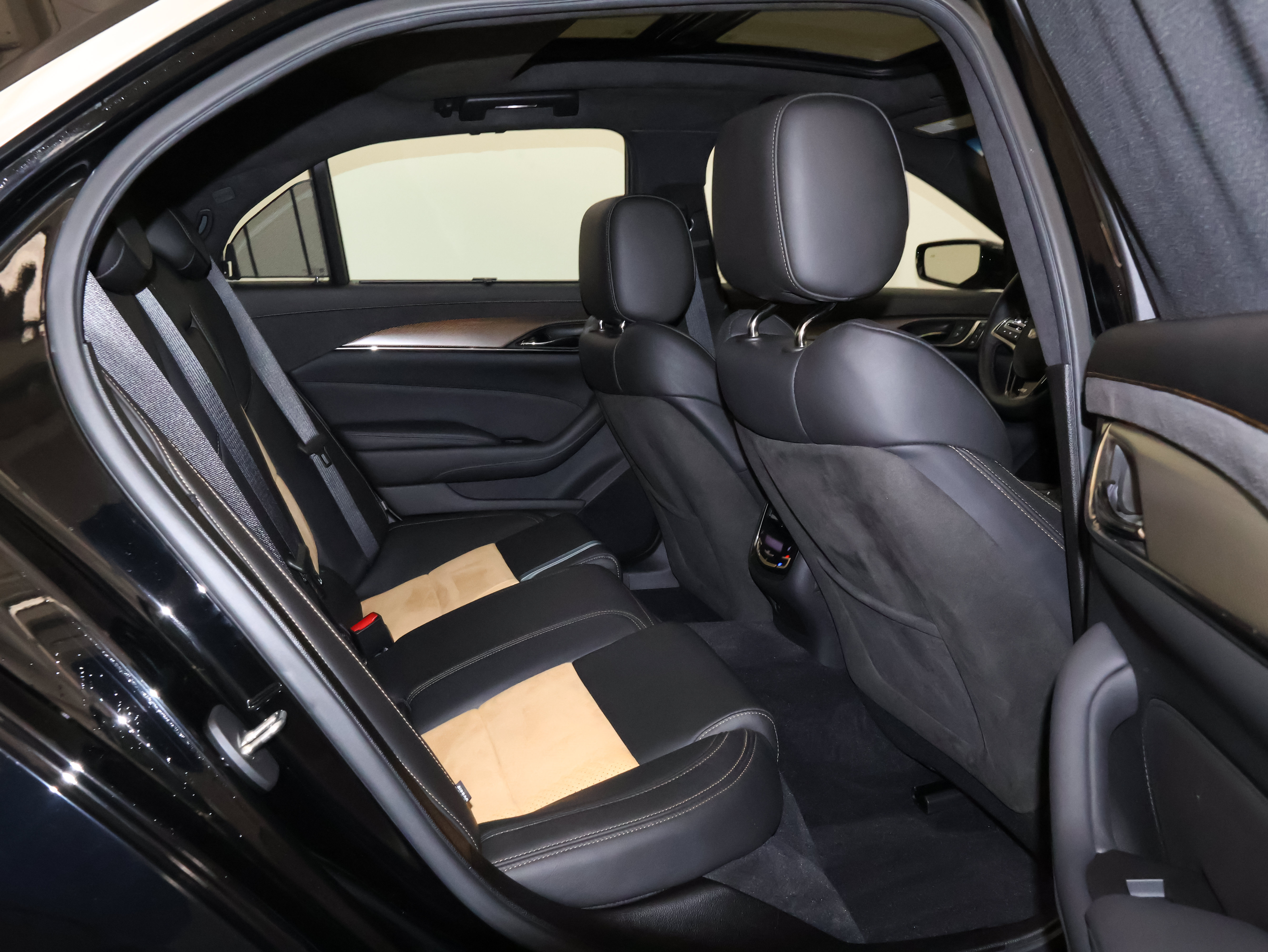 Used 2019 Cadillac CTS V w/ Luxury Package RWD image 56