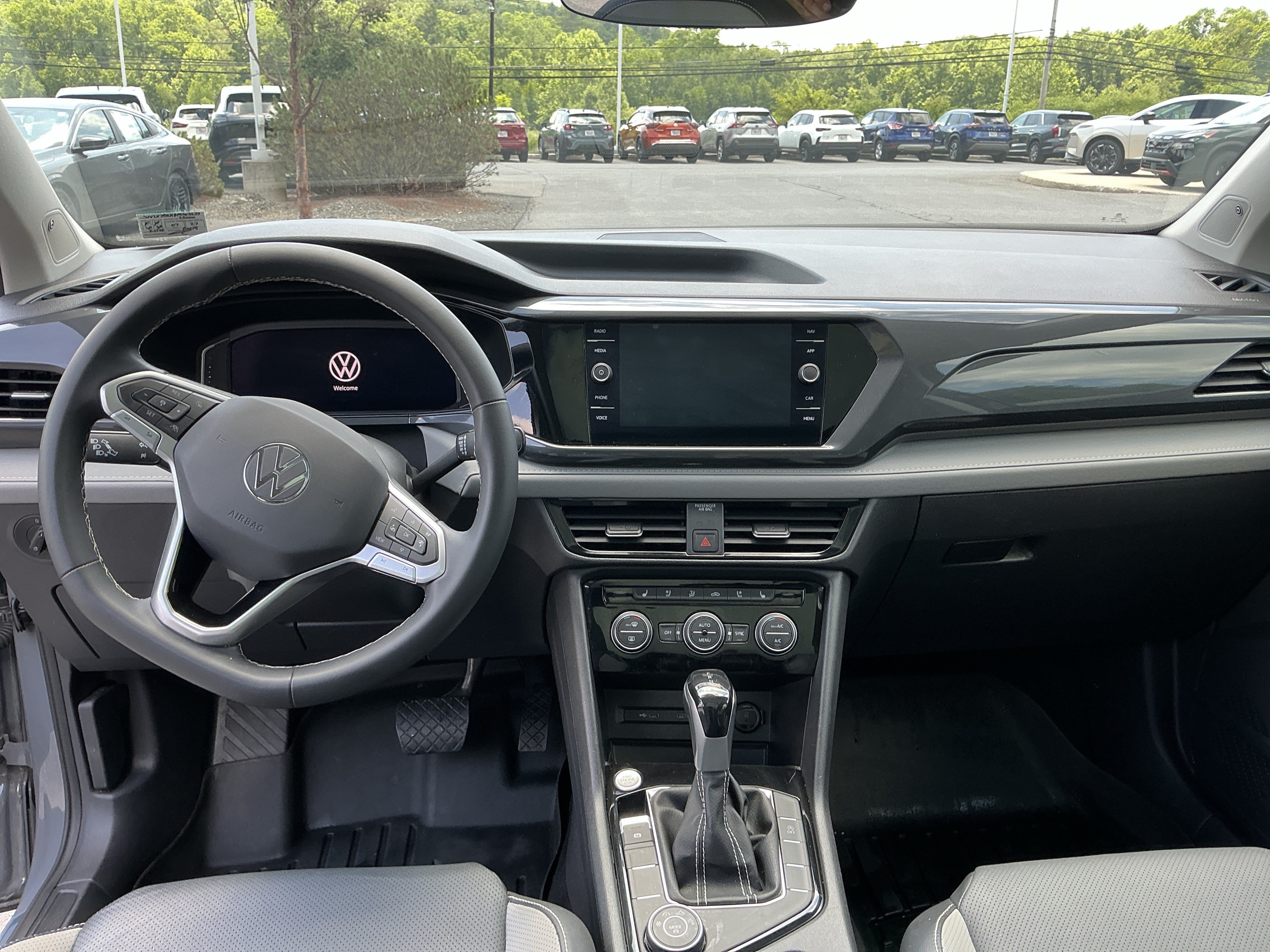 Used 2023 Volkswagen Taos SEL AWD/4WD image 11