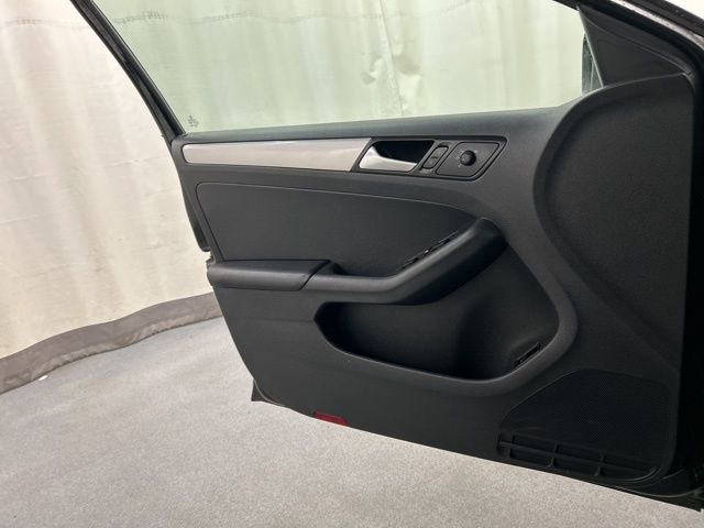 Used 2017 Volkswagen Jetta S image 14