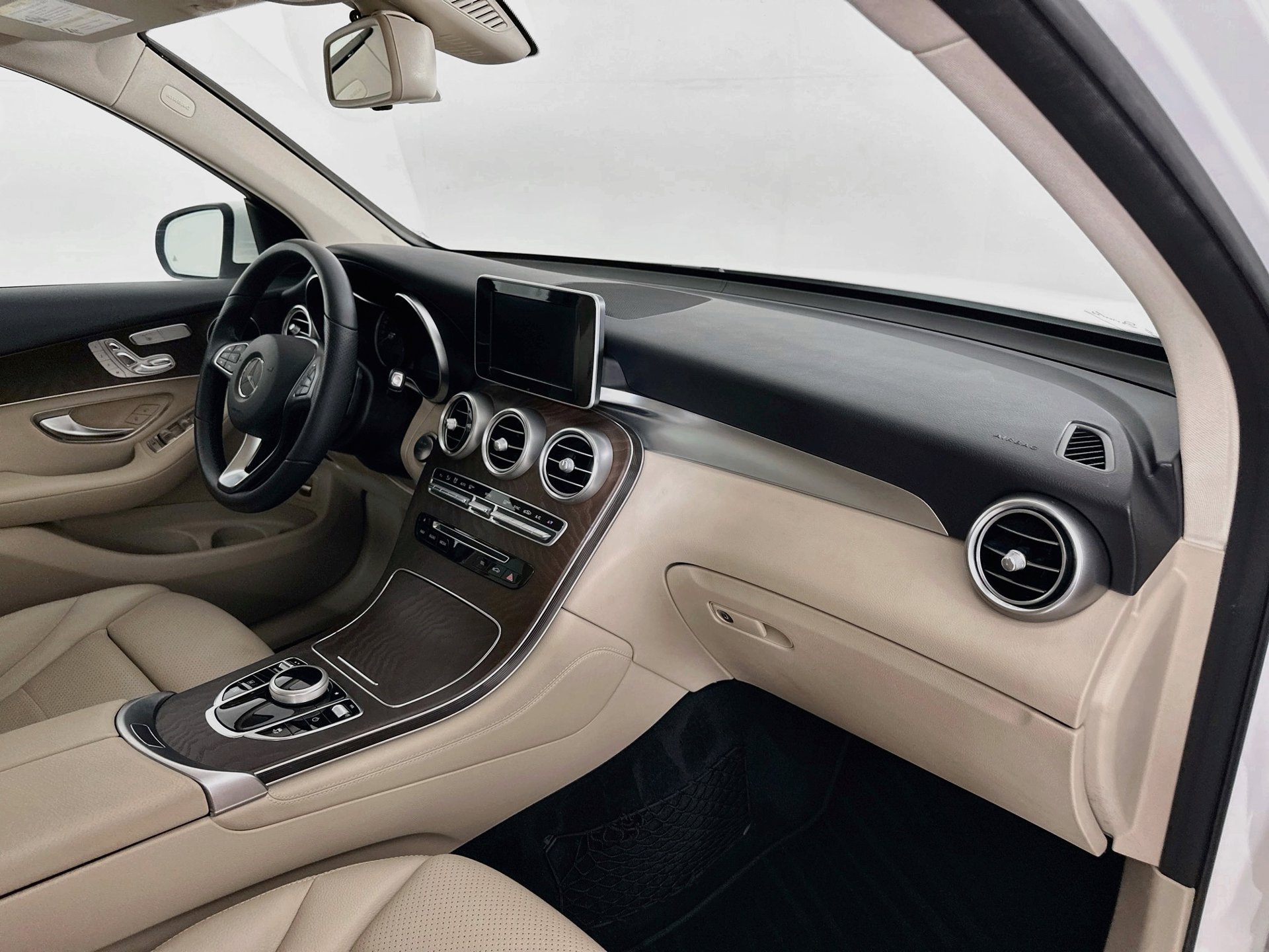 Used 2019 Mercedes-Benz GLC 300 image 29
