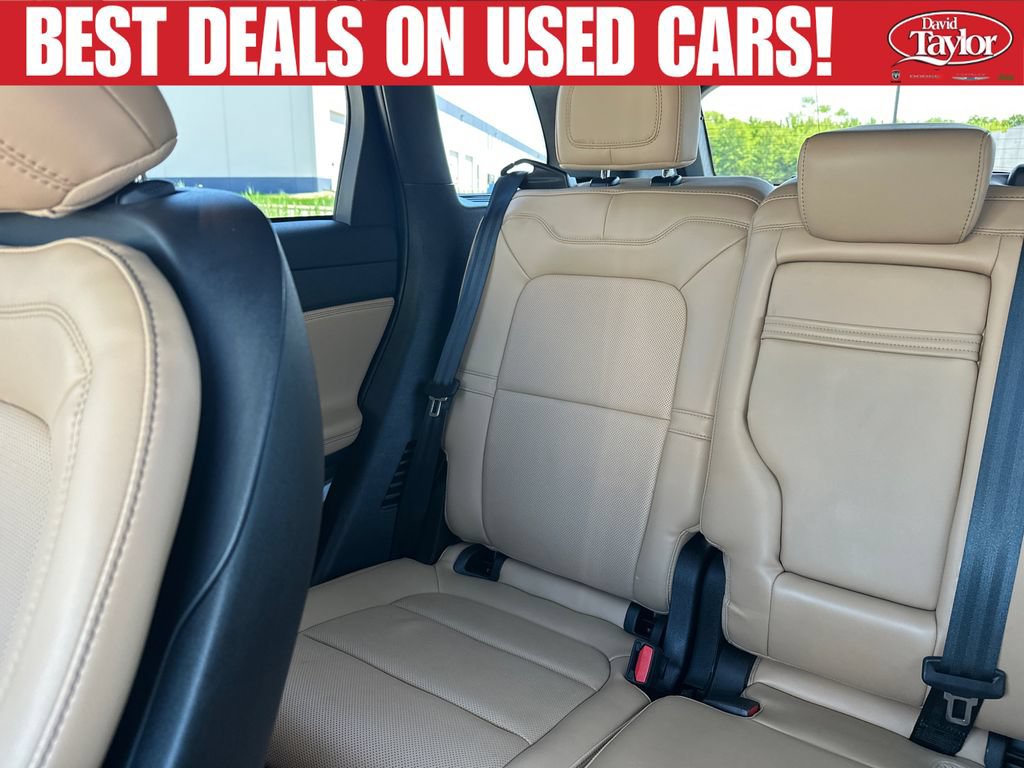 Used 2023 Lincoln Corsair Reserve w/ Jet Appearance Package AWD/4WD image 18