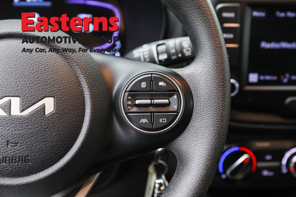 Used 2023 Kia Soul LX w/ LX Technology Package image 16