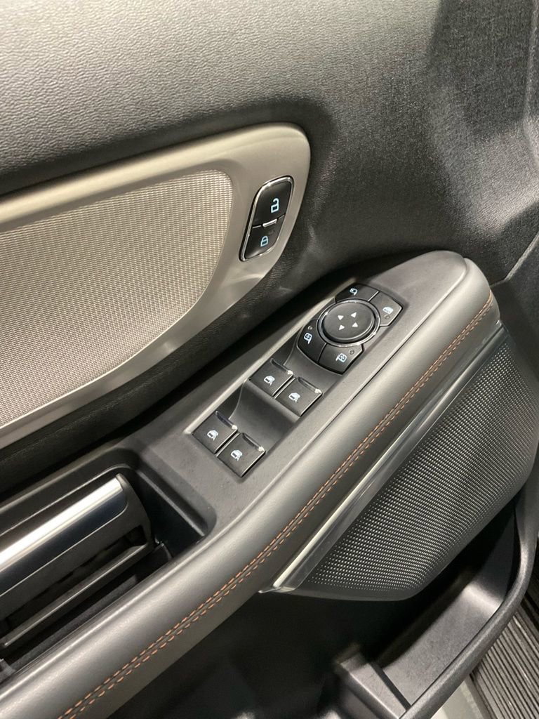 Used 2025 Ford Expedition Active image 7