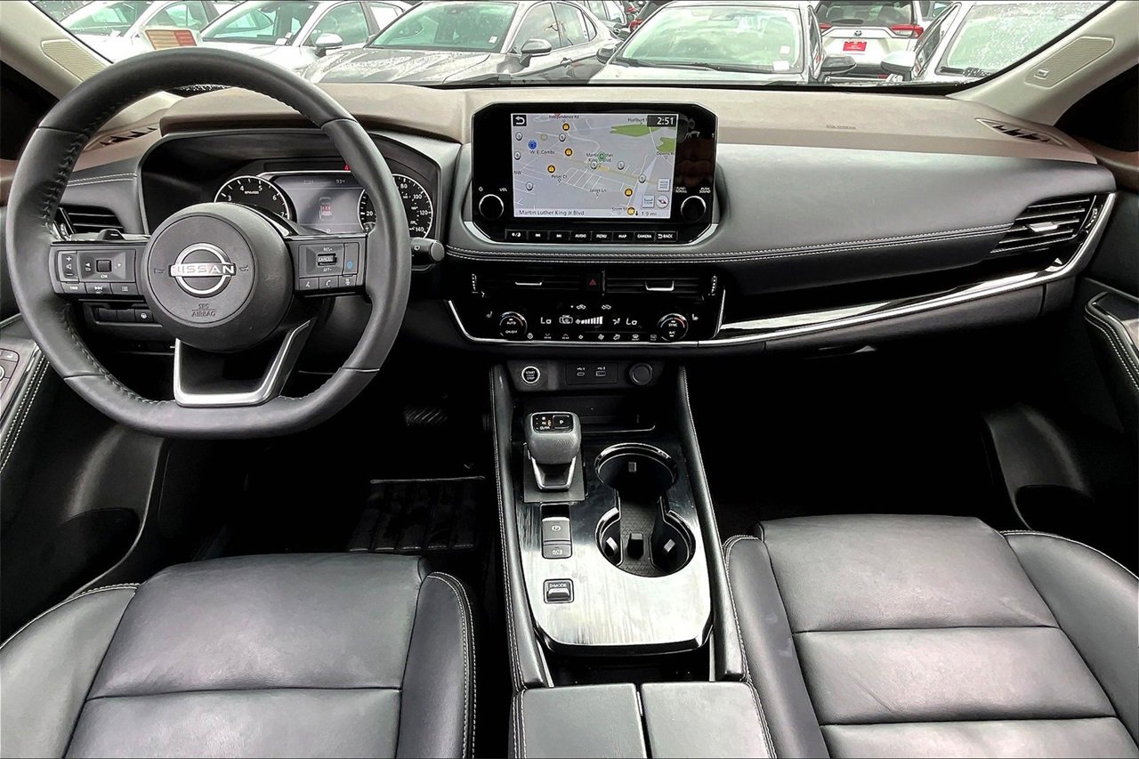 Used 2023 Nissan Rogue SL w/ SL Premium Package image 7