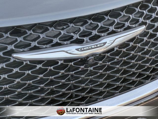 New 2026 Chrysler Pacifica Select image 9