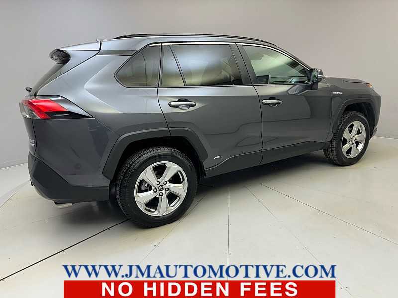 Used 2021 Toyota RAV4 Limited image 5