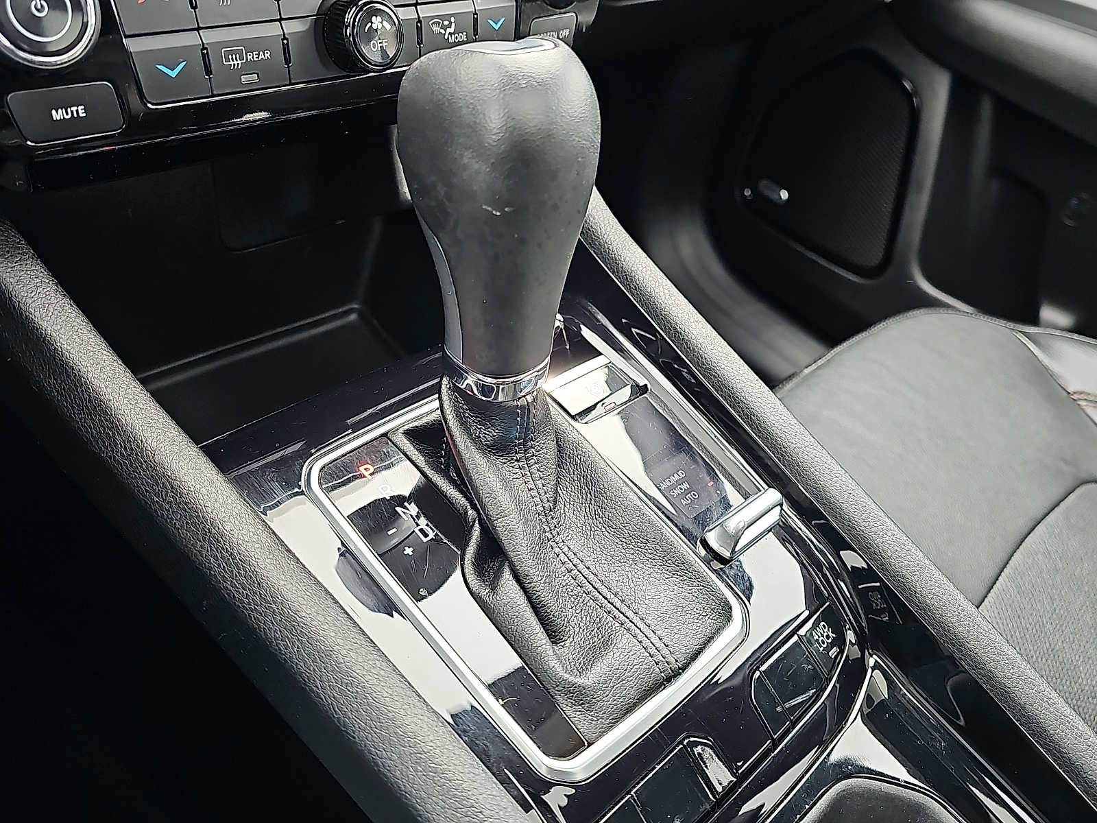 Used 2023 Jeep Compass Limited w/ Sun and Sound Group image 16