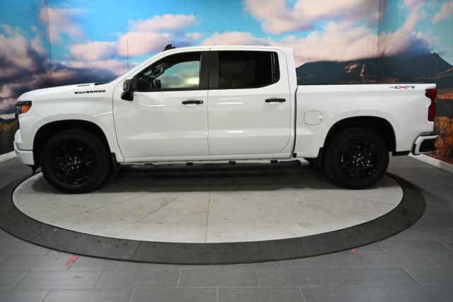 Used 2025 Chevrolet Silverado 1500 Custom w/ Turbomax Blackout Package AWD/4WD image 5