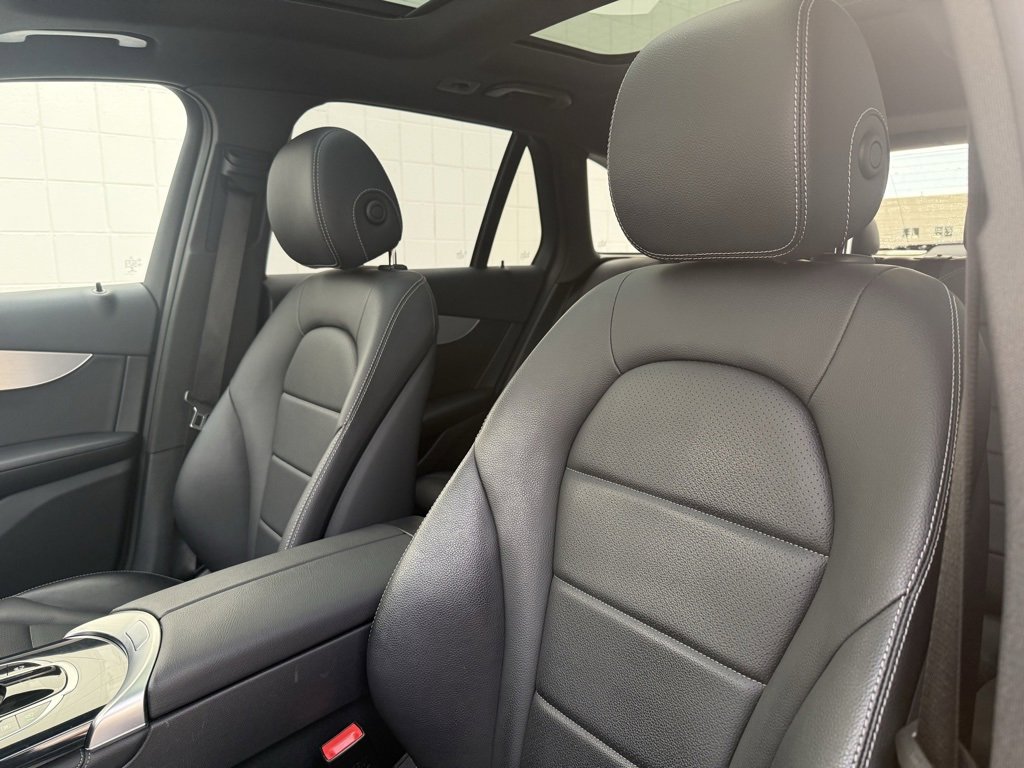 Used 2017 Mercedes-Benz GLC 300 4MATIC image 5