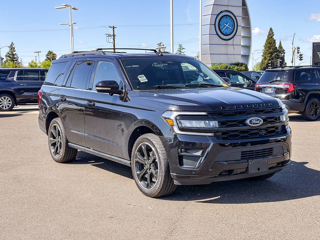 Used 2022 Ford Expedition Limited image 5