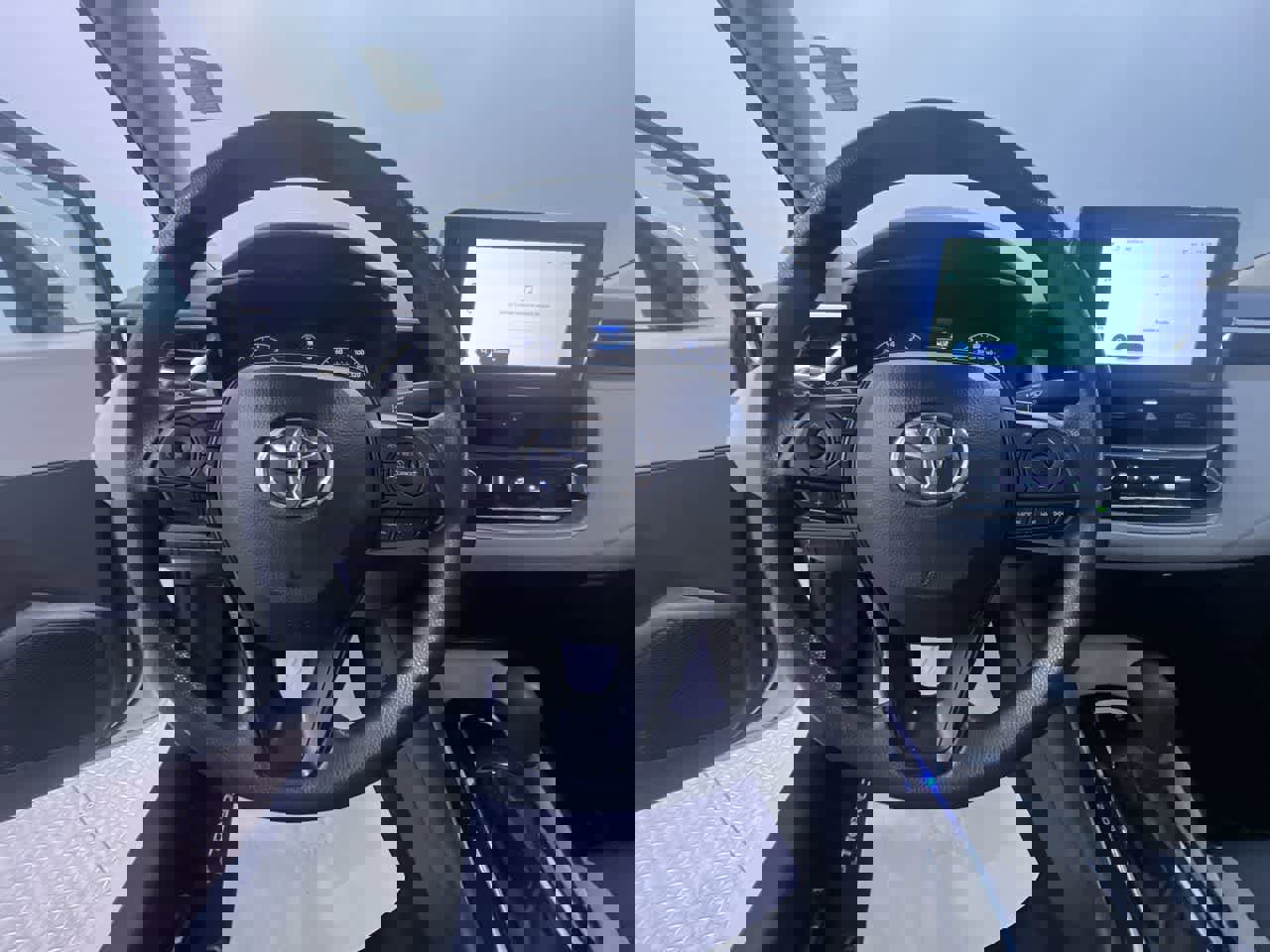 Used 2024 Toyota Corolla LE w/ LE Convenience Package image 15