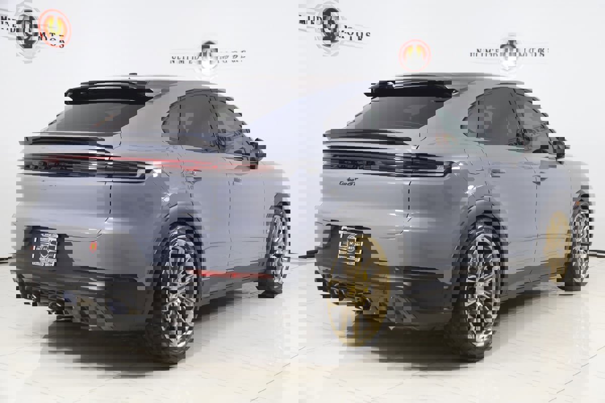 Used 2024 Porsche Cayenne Turbo GT image 3