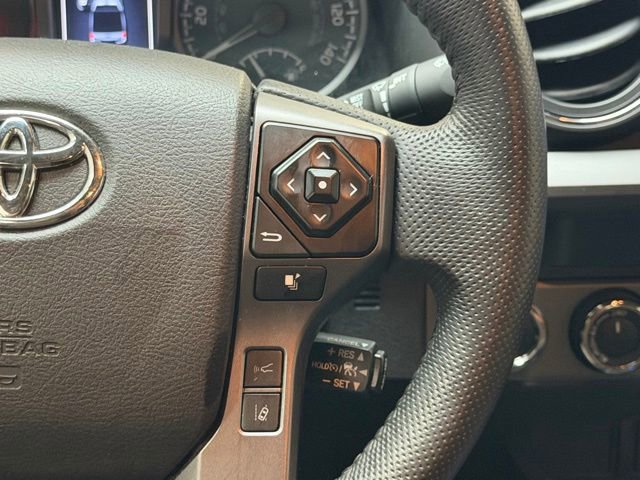 Used 2022 Toyota Tacoma TRD Off-Road AWD/4WD image 16