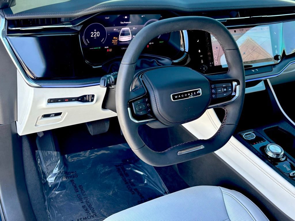 Used 2025 Jeep Wagoneer S Limited image 13