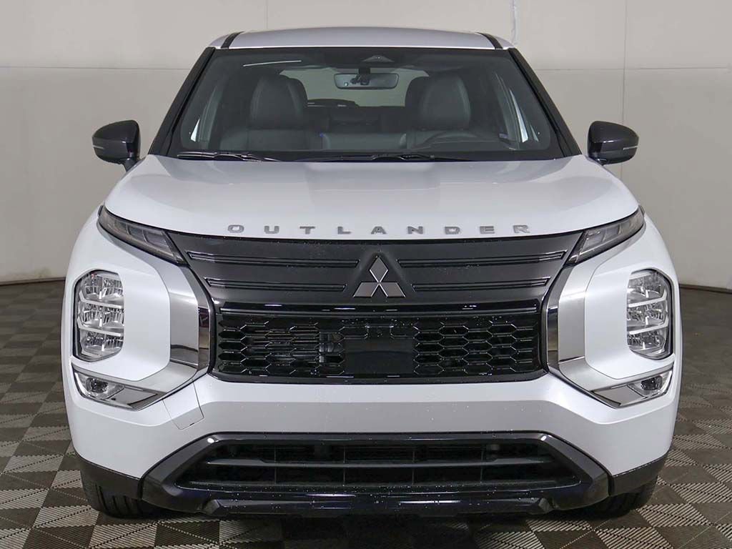 New 2026 Mitsubishi Outlander LE FWD image 11