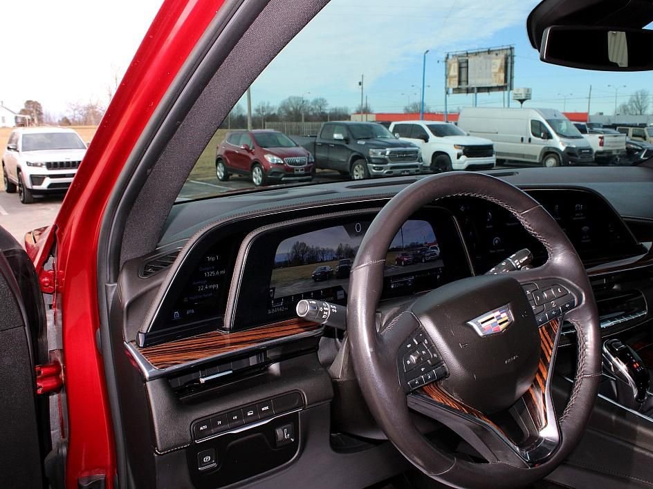 Used 2022 Cadillac Escalade Luxury image 25