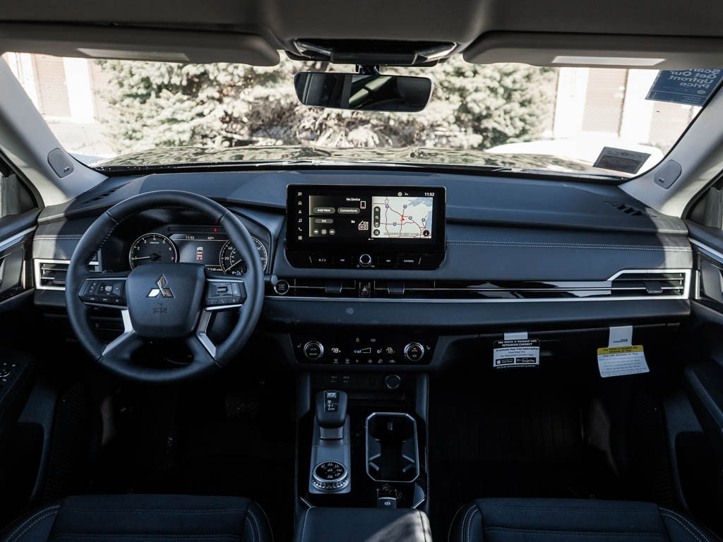 New 2026 Mitsubishi Outlander SE image 13