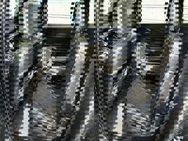 Used 2024 Jeep Grand Cherokee L Altitude image 21