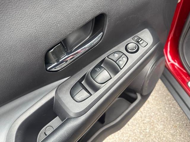 Used 2023 Nissan Kicks SR w/ SR Premium Package image 10