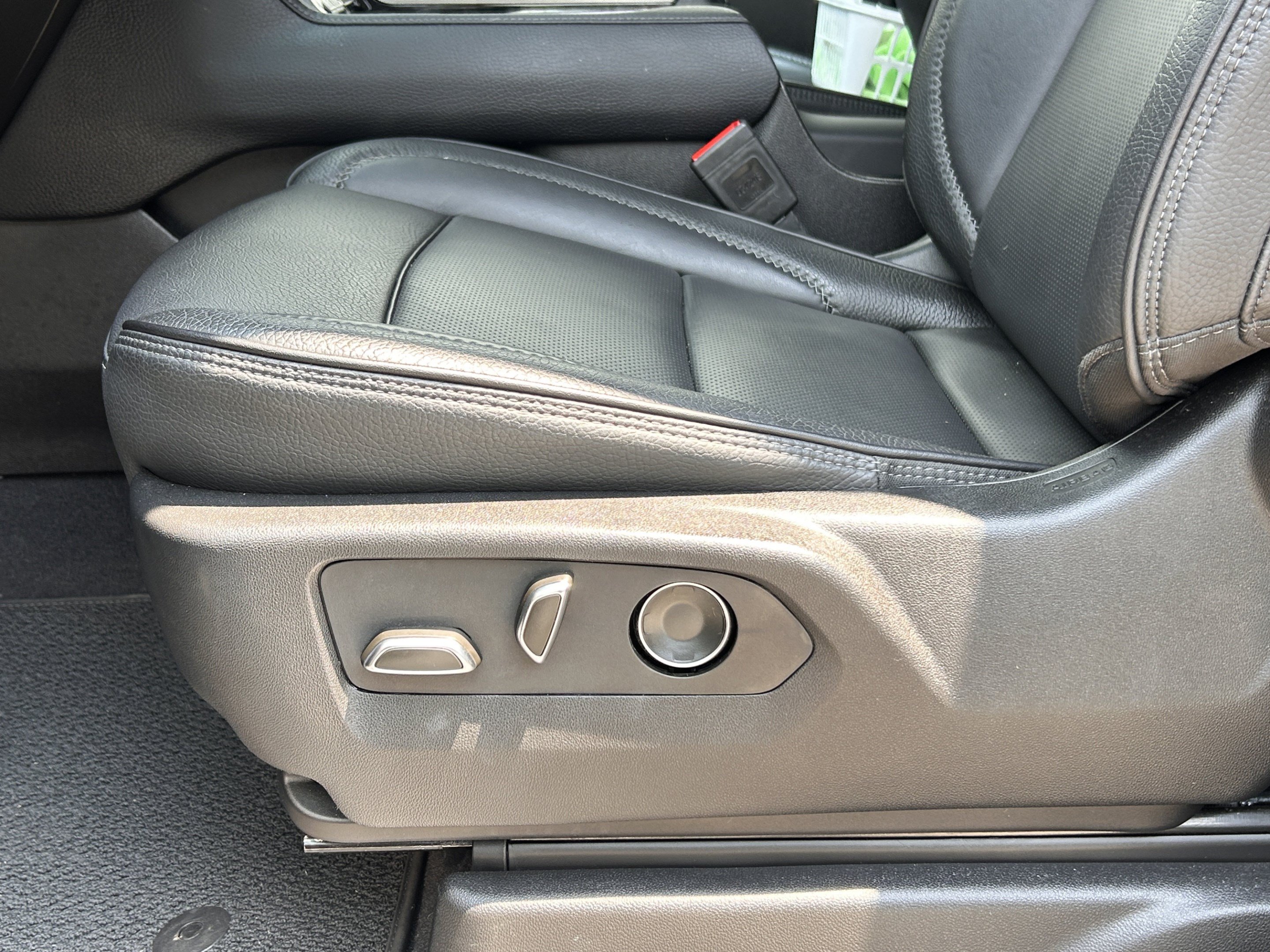 Used 2024 GMC Yukon Denali w/ Max Trailering Package RWD image 24