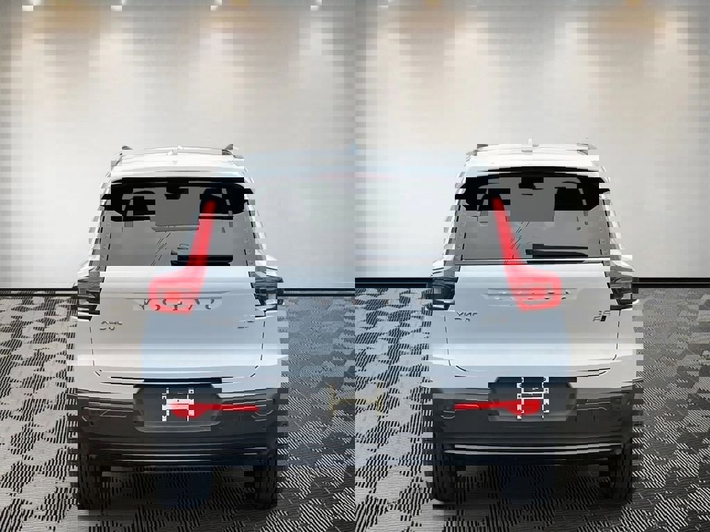 New 2026 Volvo XC40 B5 Ultra w/ Climate Package image 4