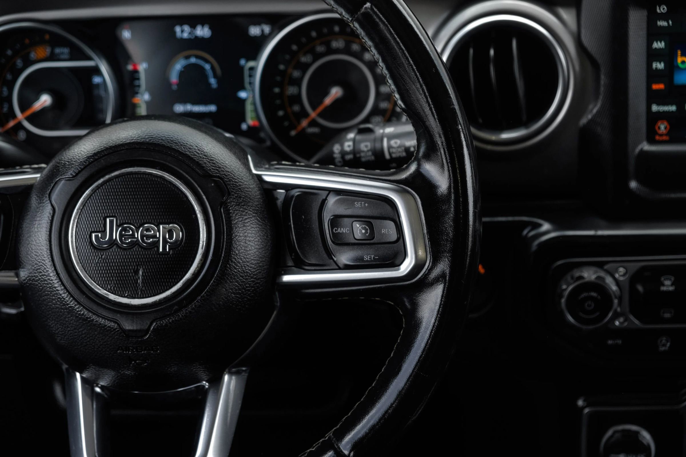 Used 2020 Jeep Wrangler Unlimited Sahara image 17